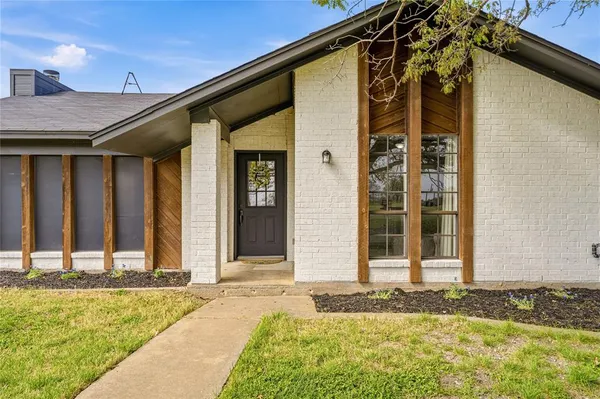 view of a swimming pool
