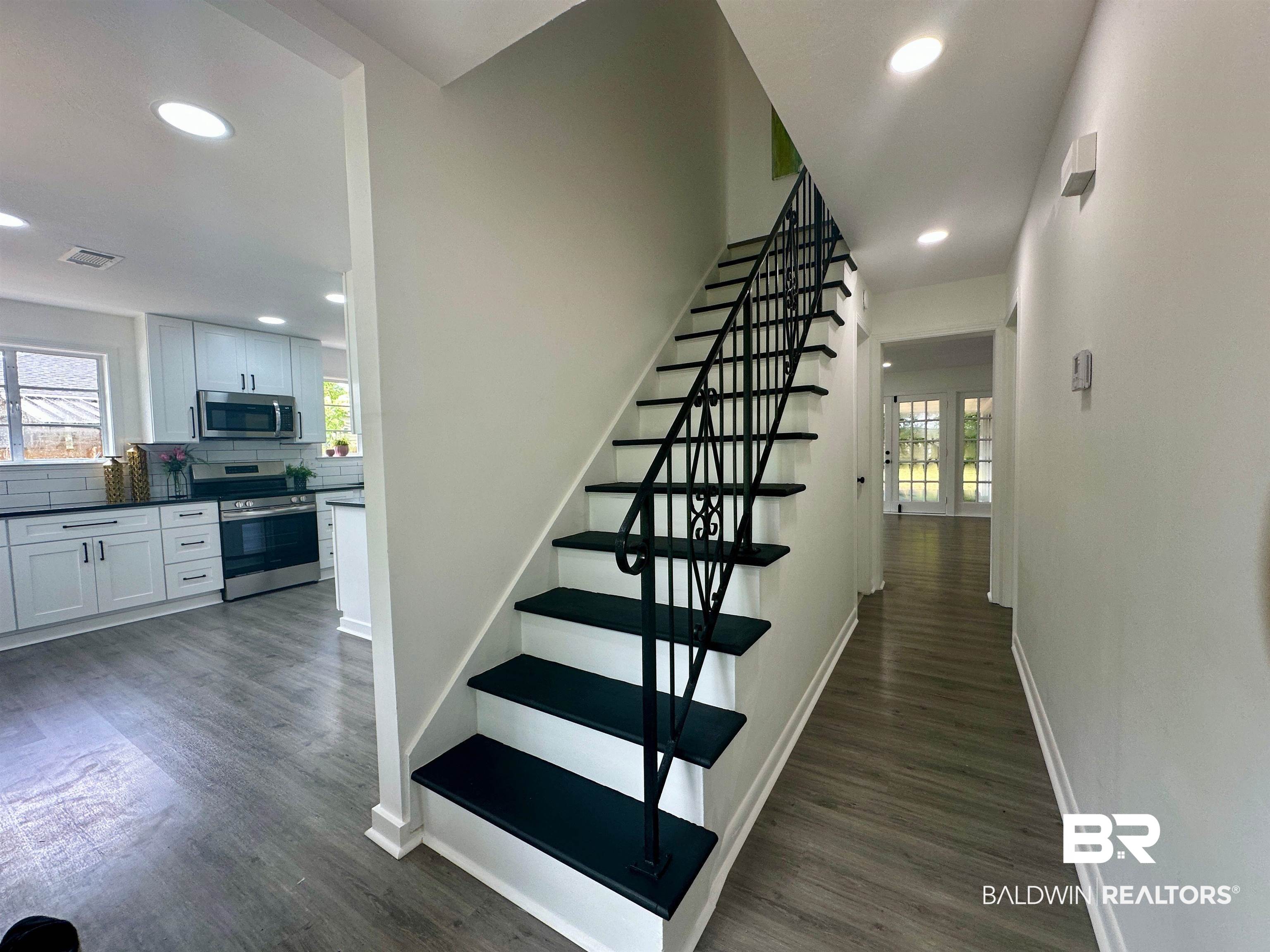 808 Rowell Street Mobile, AL 36606 - Photo 3 of 22