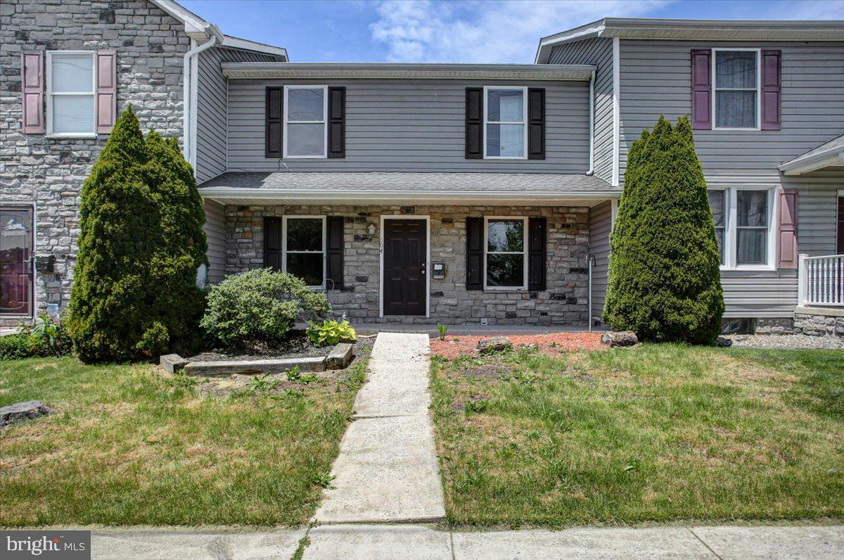 604 Fairview Avenue Waynesboro, PA 17268 - Photo 2 of 30