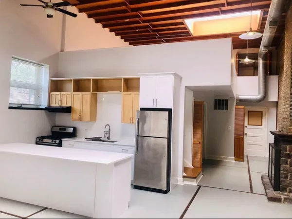 $2,450 | 1835 South Loomis Street, Unit LOFT, Chicago, IL 60608