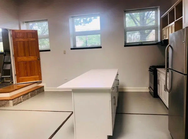 $2,450 | 1835 South Loomis Street, Unit LOFT, Chicago, IL 60608