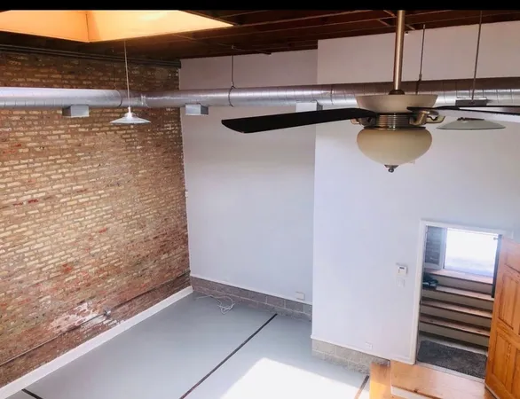 $2,450 | 1835 South Loomis Street, Unit LOFT, Chicago, IL 60608
