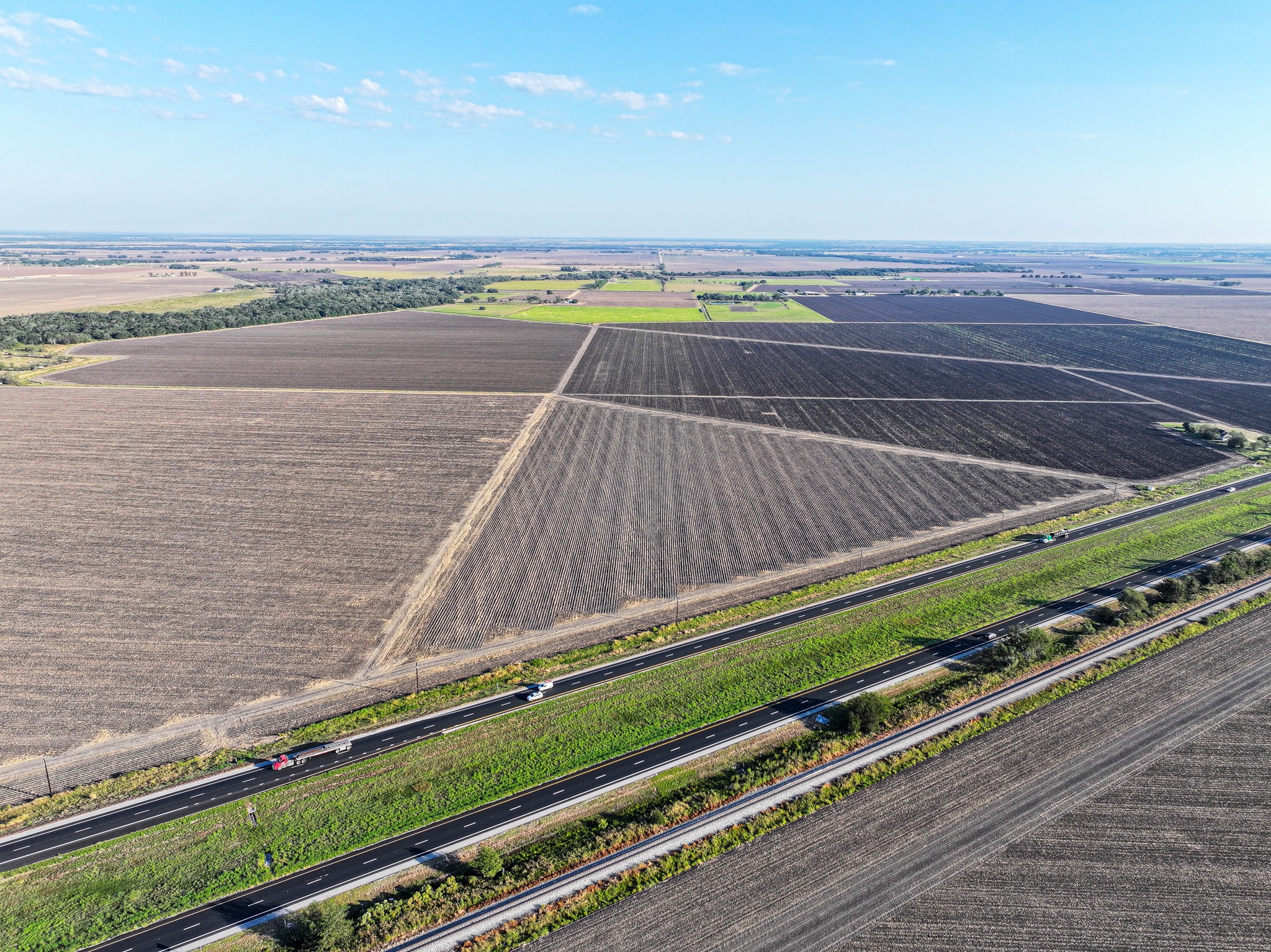 59 Us-59 Highway El Campo, TX 77437 - Photo 8 of 15 a view of a tennis court with an ocean view