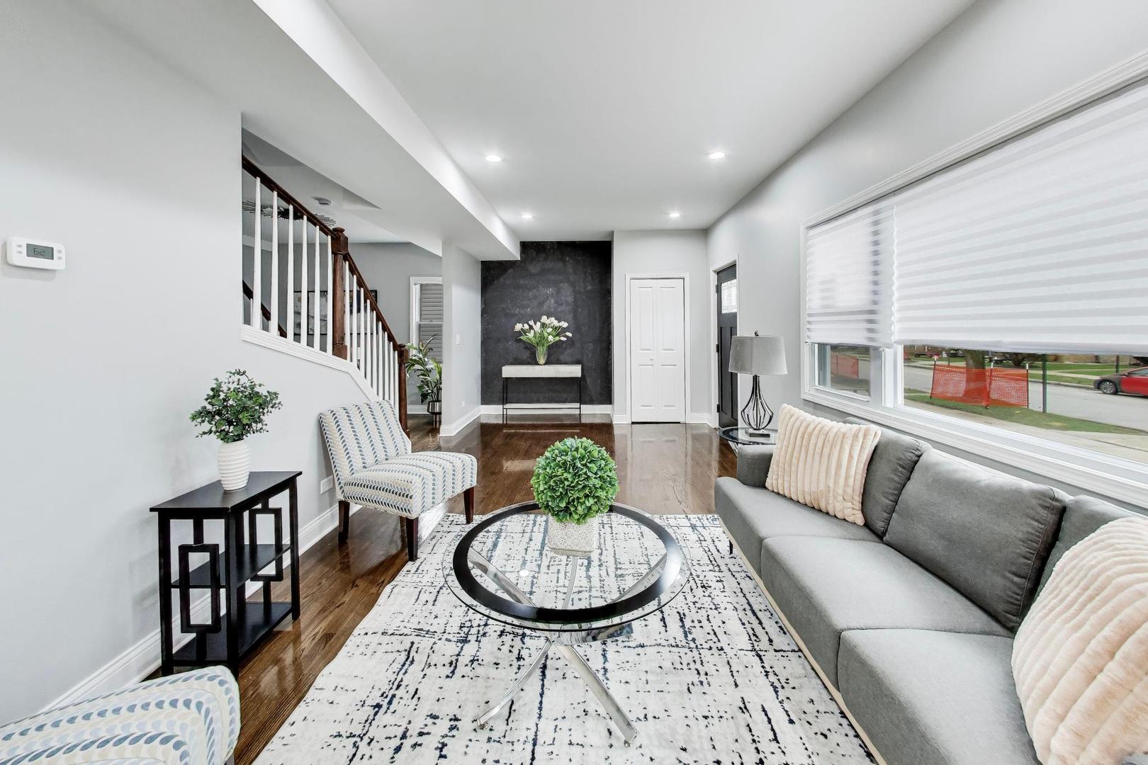 2227 Foster Street Evanston, IL 60201 - Photo 3 of 20