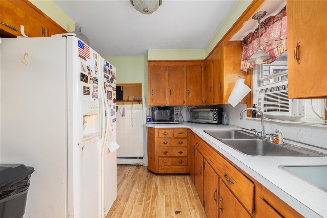 66 Benedict Road Warwick, RI 02888 - Photo 4 of 35 Gallery Image 4