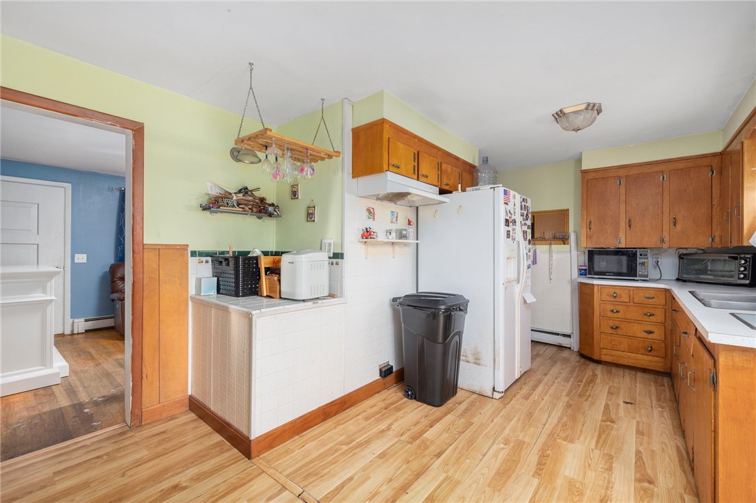 66 Benedict Road Warwick, RI 02888 - Photo 6 of 35 Gallery Image 6