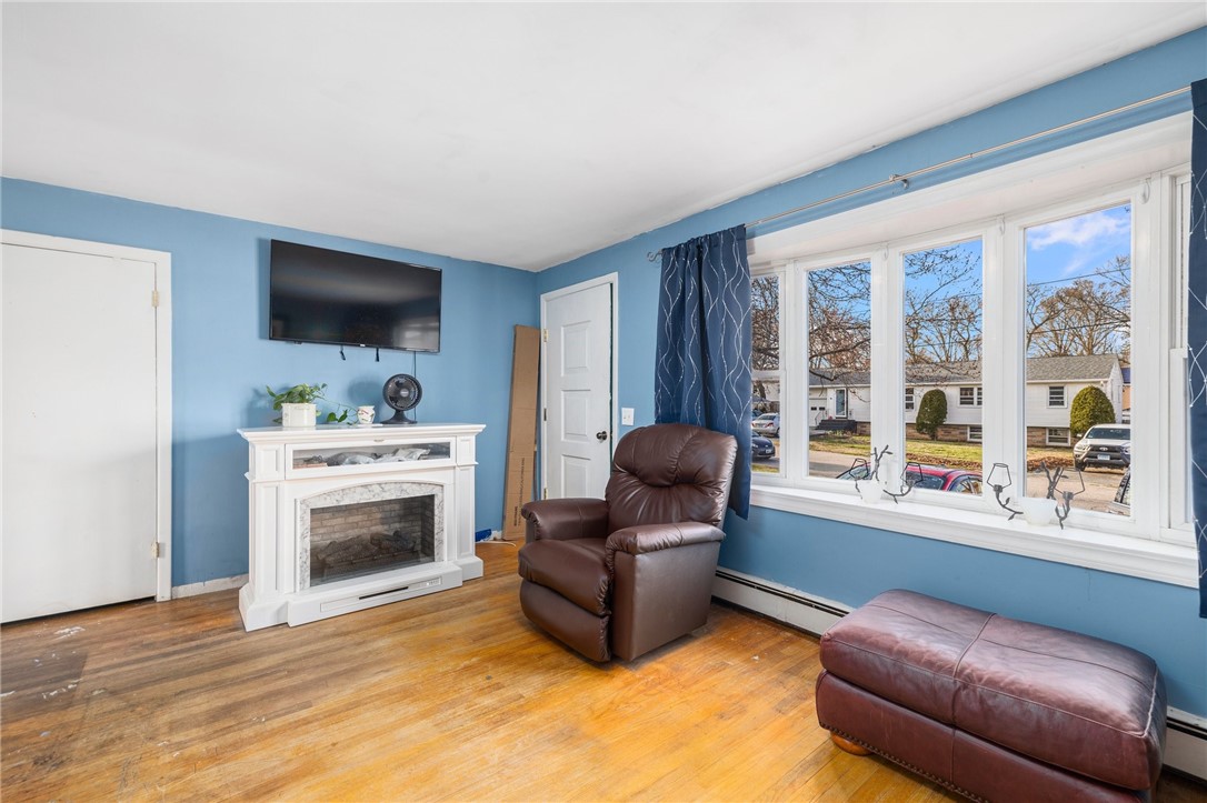 66 Benedict Road Warwick, RI 02888 - Photo 8 of 35 Gallery Image 8
