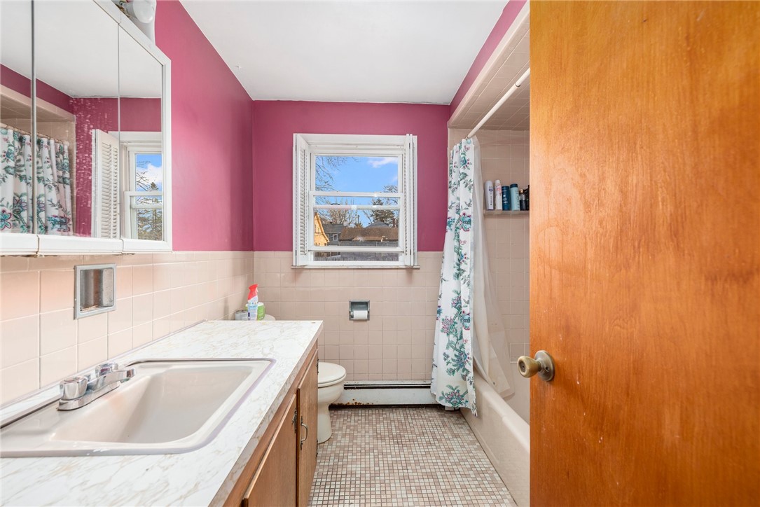 66 Benedict Road Warwick, RI 02888 - Photo 9 of 35 Gallery Image 9