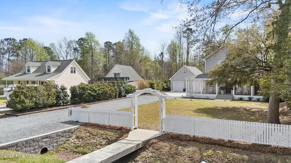 $600,000 | 209 Sand Dollar Lane, Hampstead, NC 28443