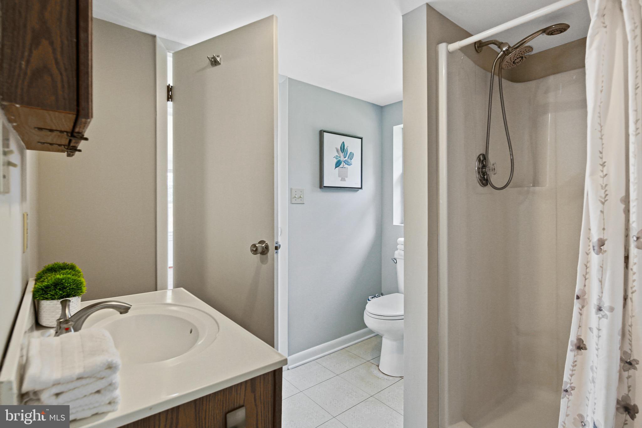 12 Cherry Road Riva, MD 21140 - Photo 17 of 38 Primary Bathroom w/Walk-In Shower