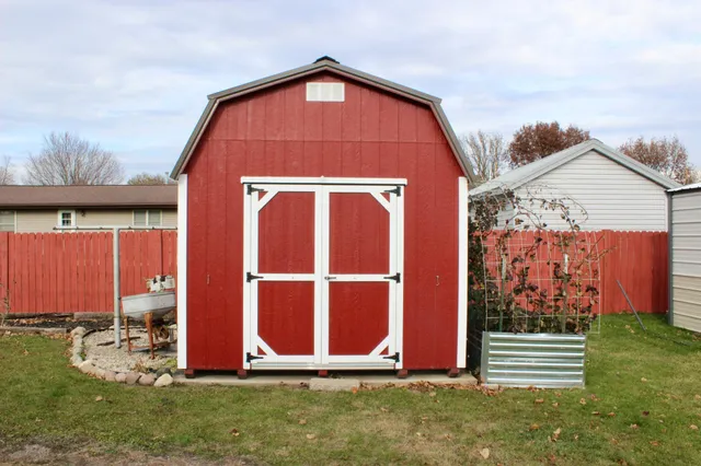 $199,900 | 318 4th Street Northwest, Blooming Prairie, MN 55917