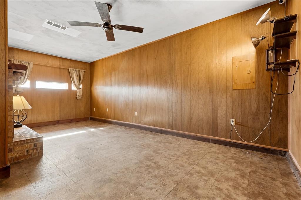 1817 Indian School Road Garland, TX 75044 - Photo 26 of 40