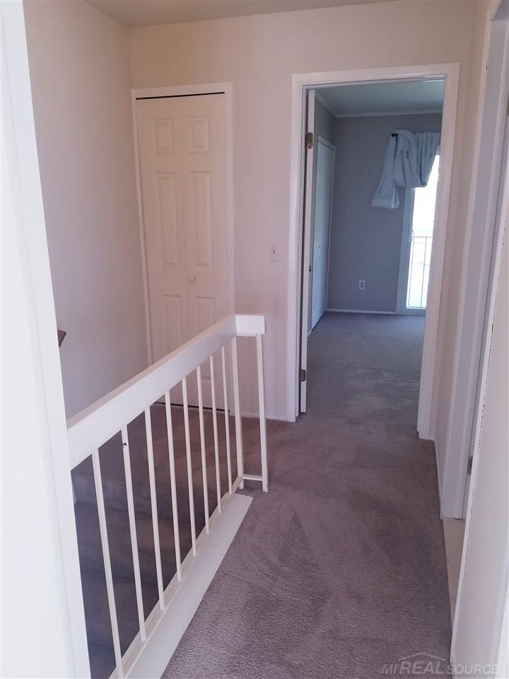 1554 Gas Light Lane Rochester, MI 48306 - Photo 10 of 28 50018462-9.JPG