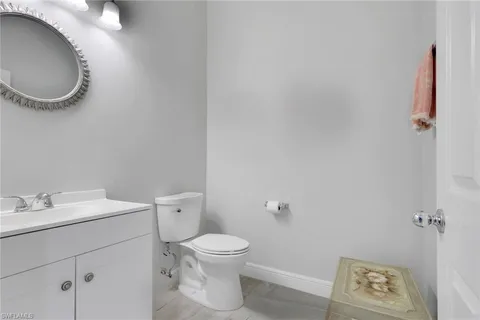 $675,000 | 870 Vistana Circle, Unit 52, Naples, FL 34119