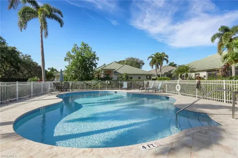 $675,000 | 870 Vistana Circle, Unit 52, Naples, FL 34119