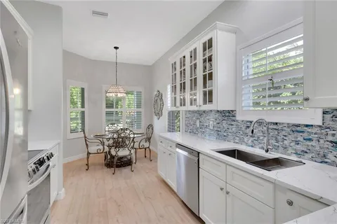 $675,000 | 870 Vistana Circle, Unit 52, Naples, FL 34119