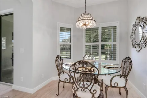 $675,000 | 870 Vistana Circle, Unit 52, Naples, FL 34119