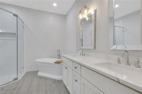 $675,000 | 870 Vistana Circle, Unit 52, Naples, FL 34119