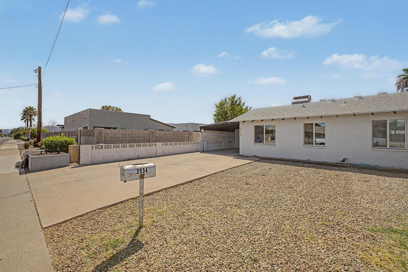 2534 North 28th Street Phoenix, AZ 85008 - Photo 2 of 33 a view of a house with a backyard and a tub