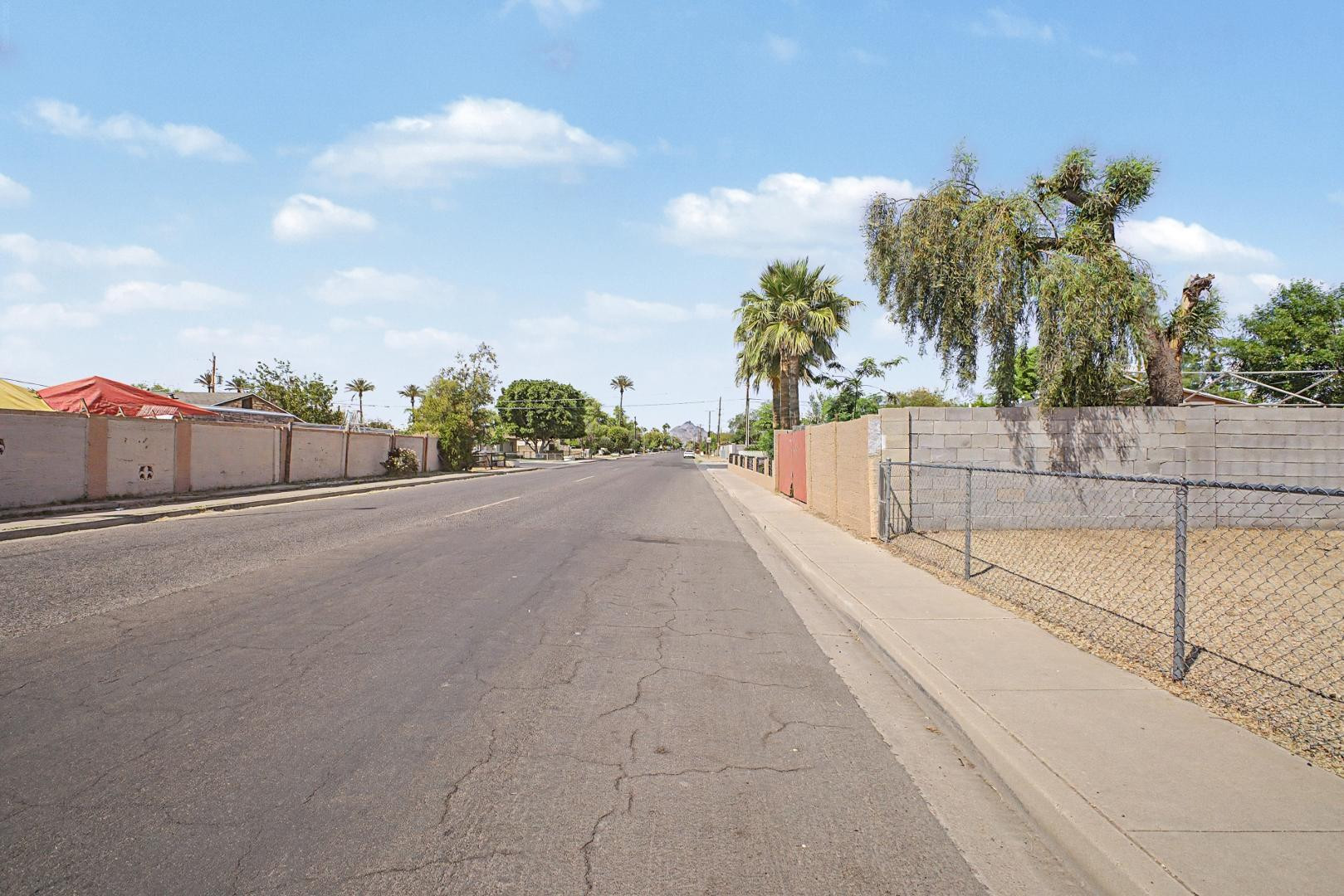 2534 North 28th Street Phoenix, AZ 85008 - Photo 26 of 33 a view of a terrace
