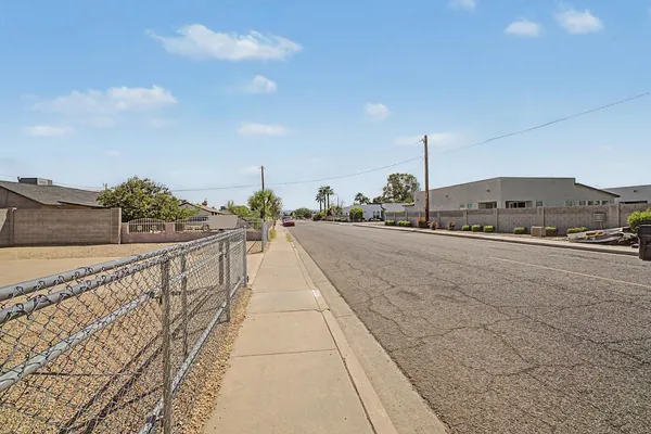 $1,395 | 2534 North 28th Street, Phoenix, AZ 85008