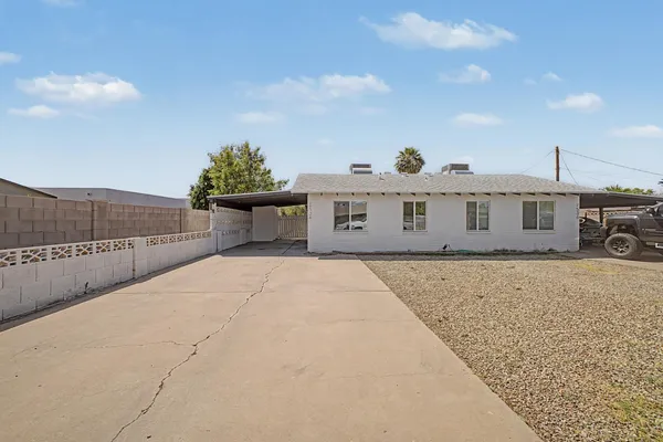 $1,395 | 2534 North 28th Street, Phoenix, AZ 85008