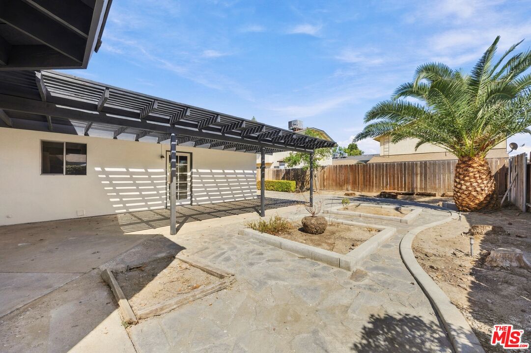 6304 Castleton Street Bakersfield, CA 93313 - Photo 36 of 40 Gallery Image 36