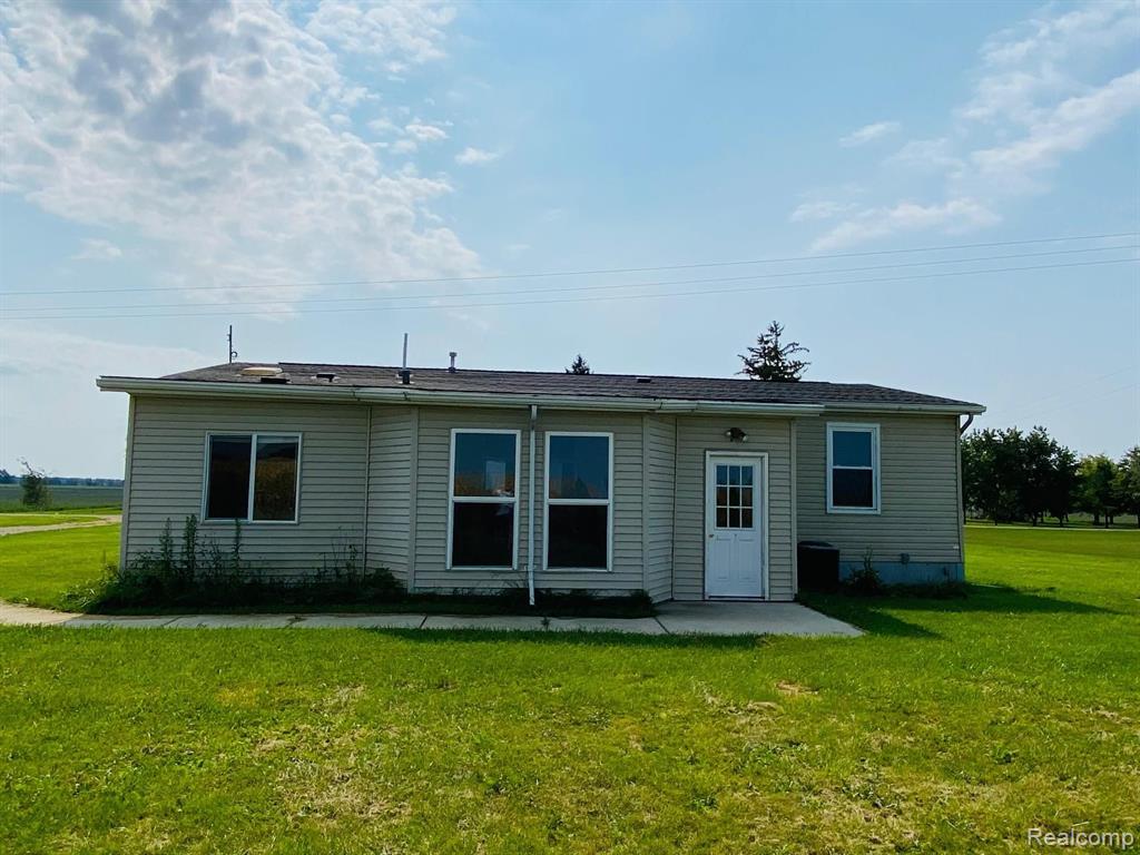 3244 Moore Road Snover, MI 48472 - Photo 3 of 32