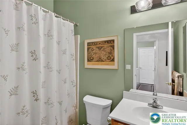 $525,000 | 2852 Donegal Drive, Lower Macungie Township, PA 18062