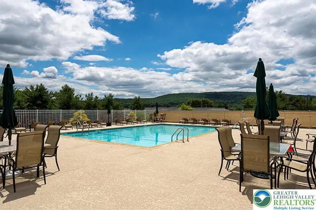 $525,000 | 2852 Donegal Drive, Lower Macungie Township, PA 18062