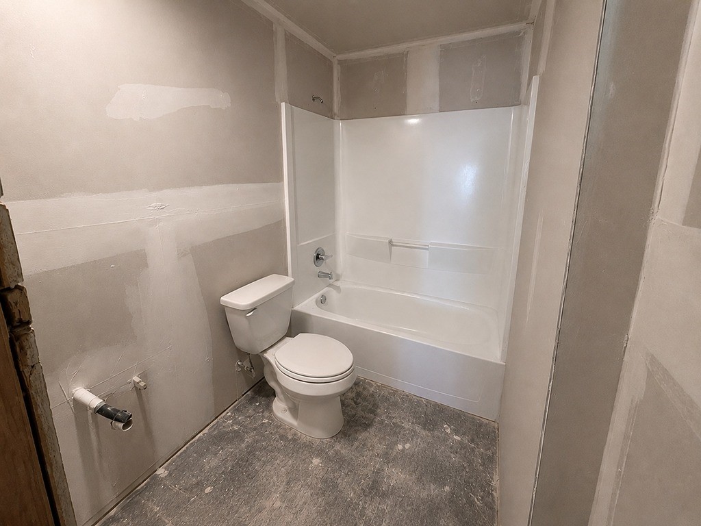 4423 Trigg Street Houston, TX 77093 - Photo 13 of 26 Unit B Bathroom 1
