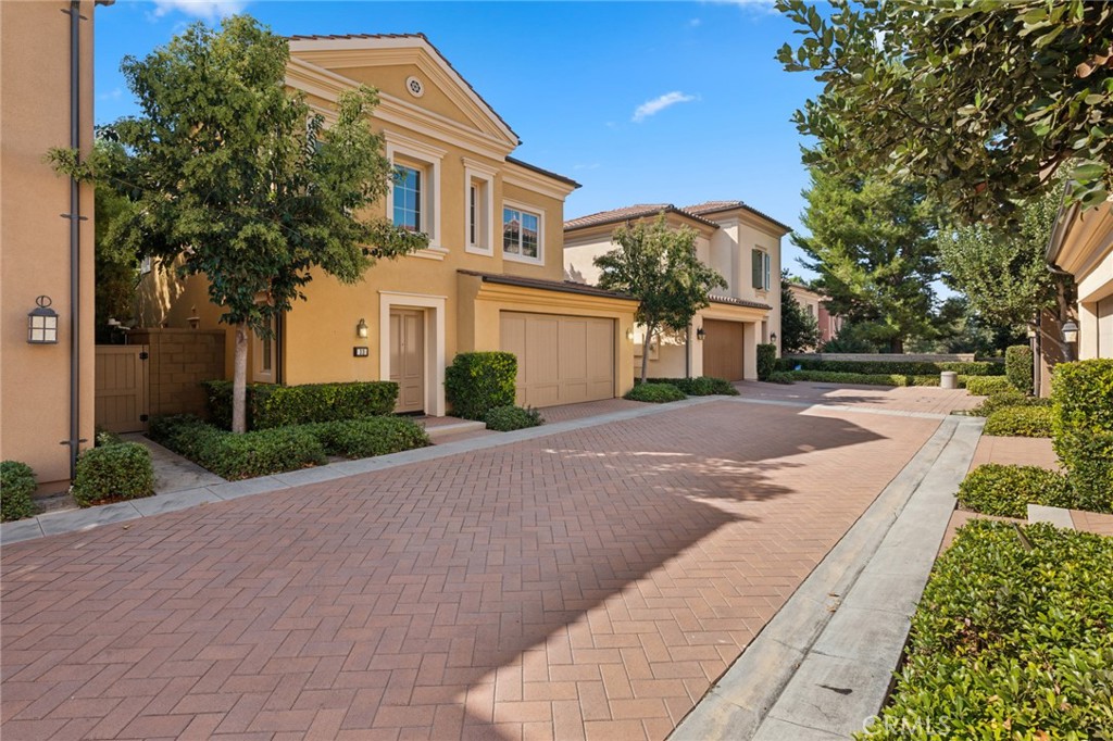 33 Bianco Irvine, CA 92618 - Photo 2 of 59