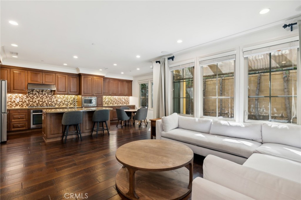 33 Bianco Irvine, CA 92618 - Photo 5 of 59