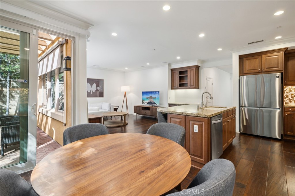 33 Bianco Irvine, CA 92618 - Photo 10 of 59