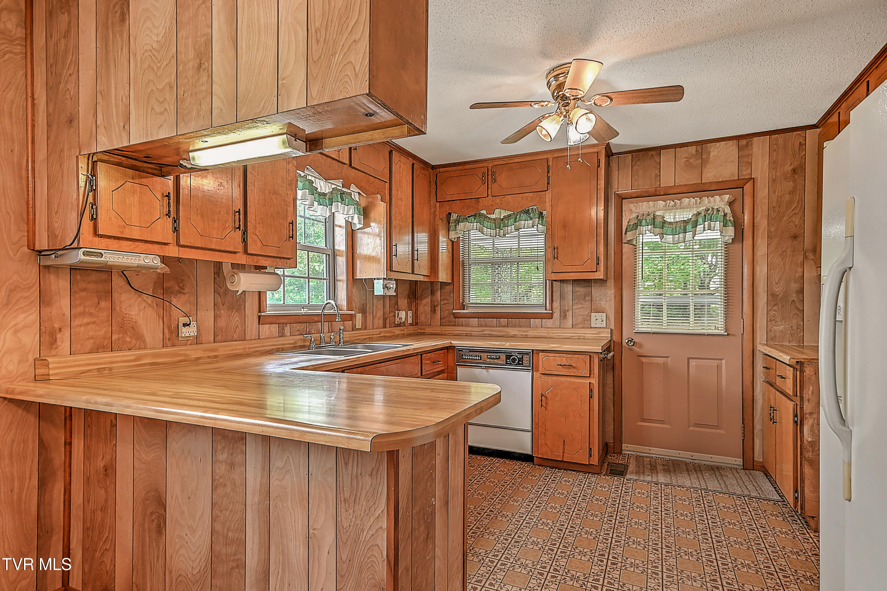 1160 Dodd Branch Road Greeneville, TN 37743 - Photo 13 of 34 1150 Dodd Creek BS-13