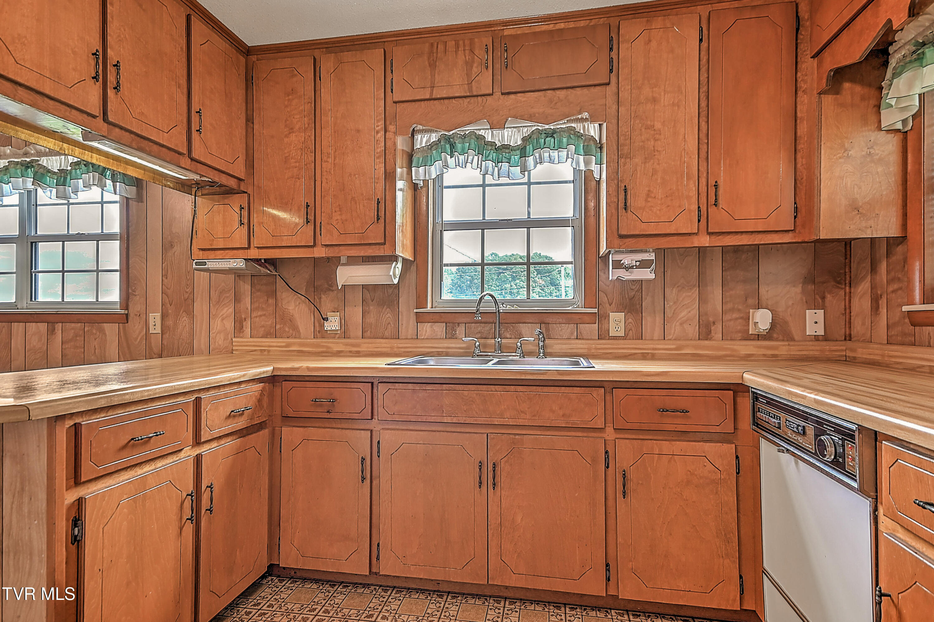 1160 Dodd Branch Road Greeneville, TN 37743 - Photo 16 of 34 1150 Dodd Creek BS-16