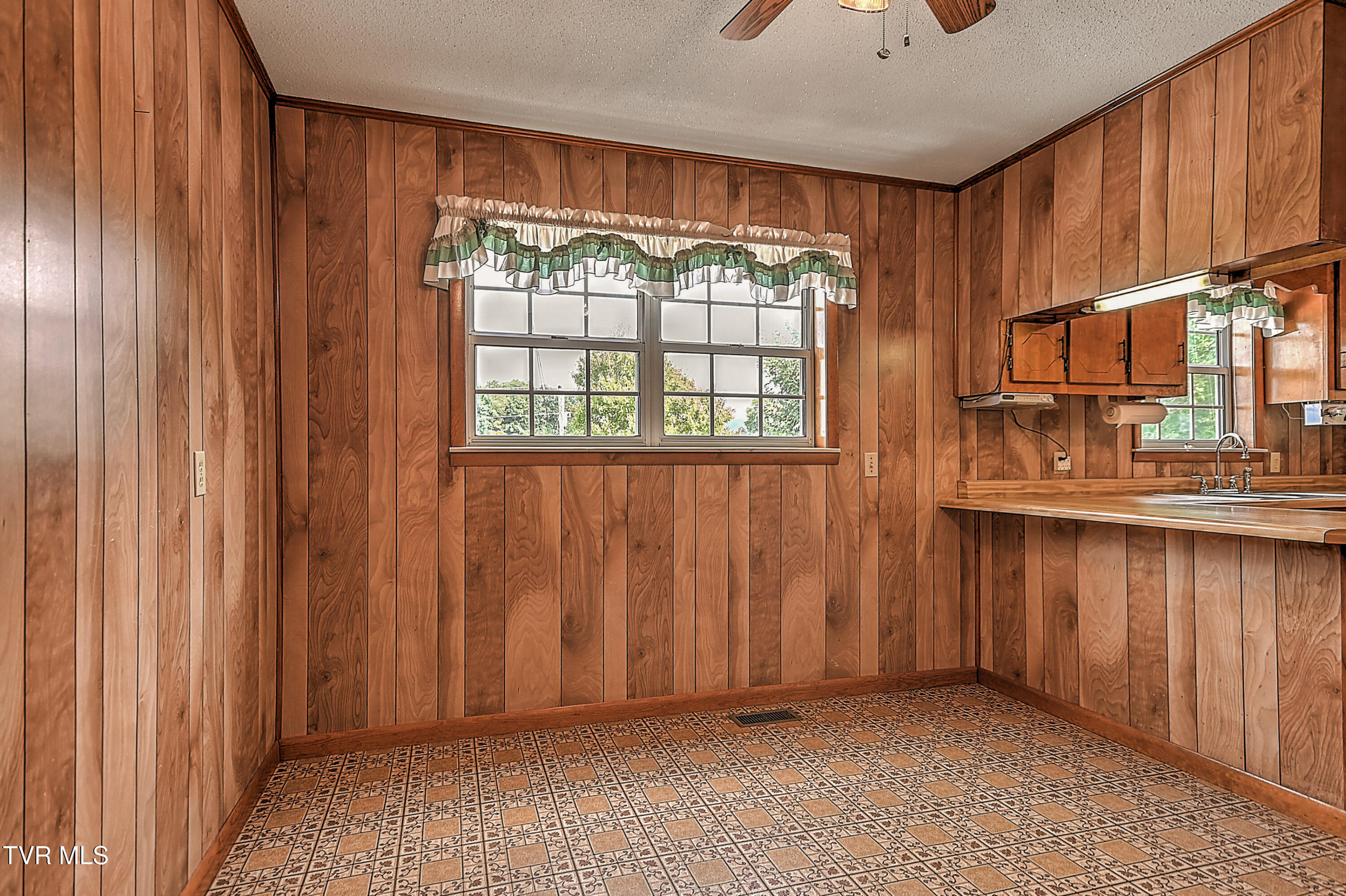 1160 Dodd Branch Road Greeneville, TN 37743 - Photo 10 of 34 1150 Dodd Creek BS-10