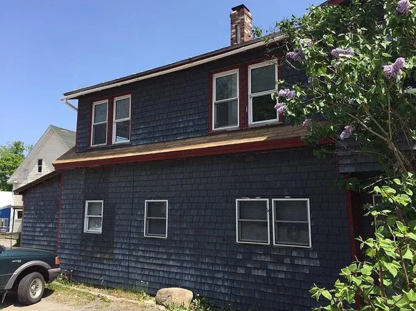 $240,000 | 98 Church Street, Oakland, ME 04963