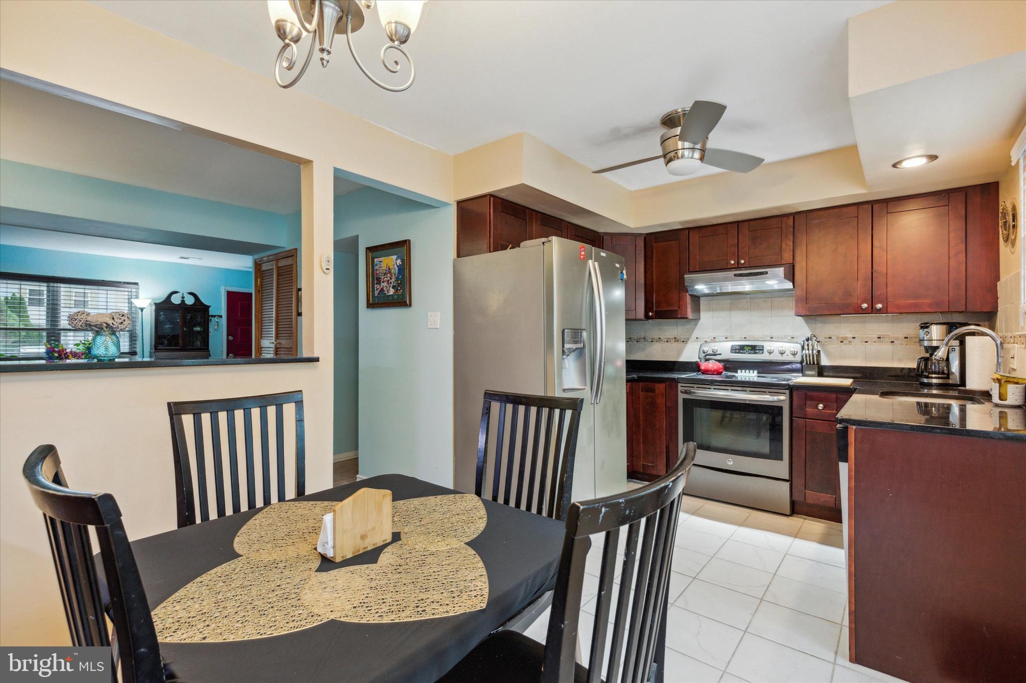 30 Church Road Horsham, PA 19044 - Photo 15 of 25 Eat-In Kitchen.