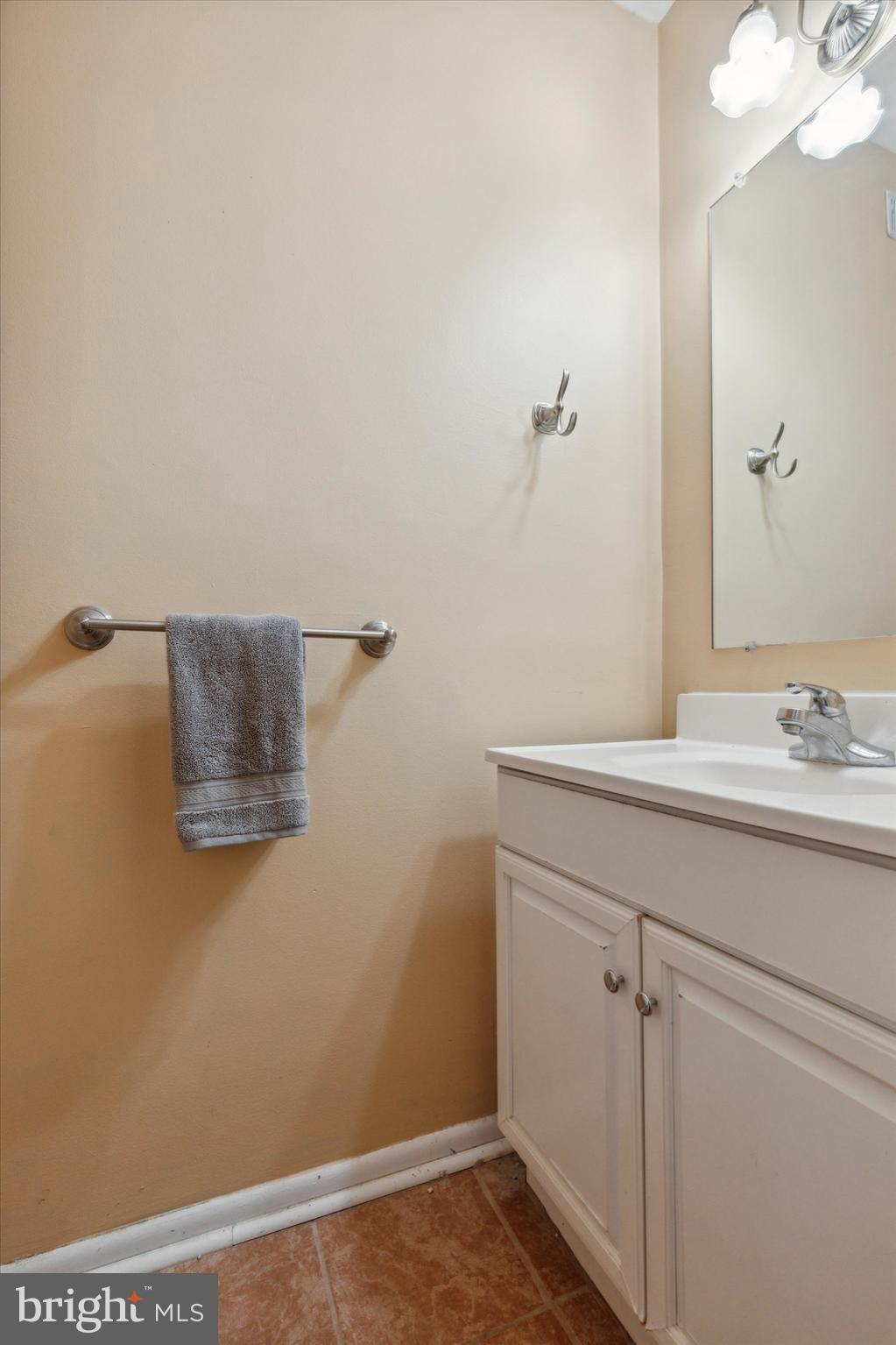 30 Church Road Horsham, PA 19044 - Photo 16 of 25 Powder Room.