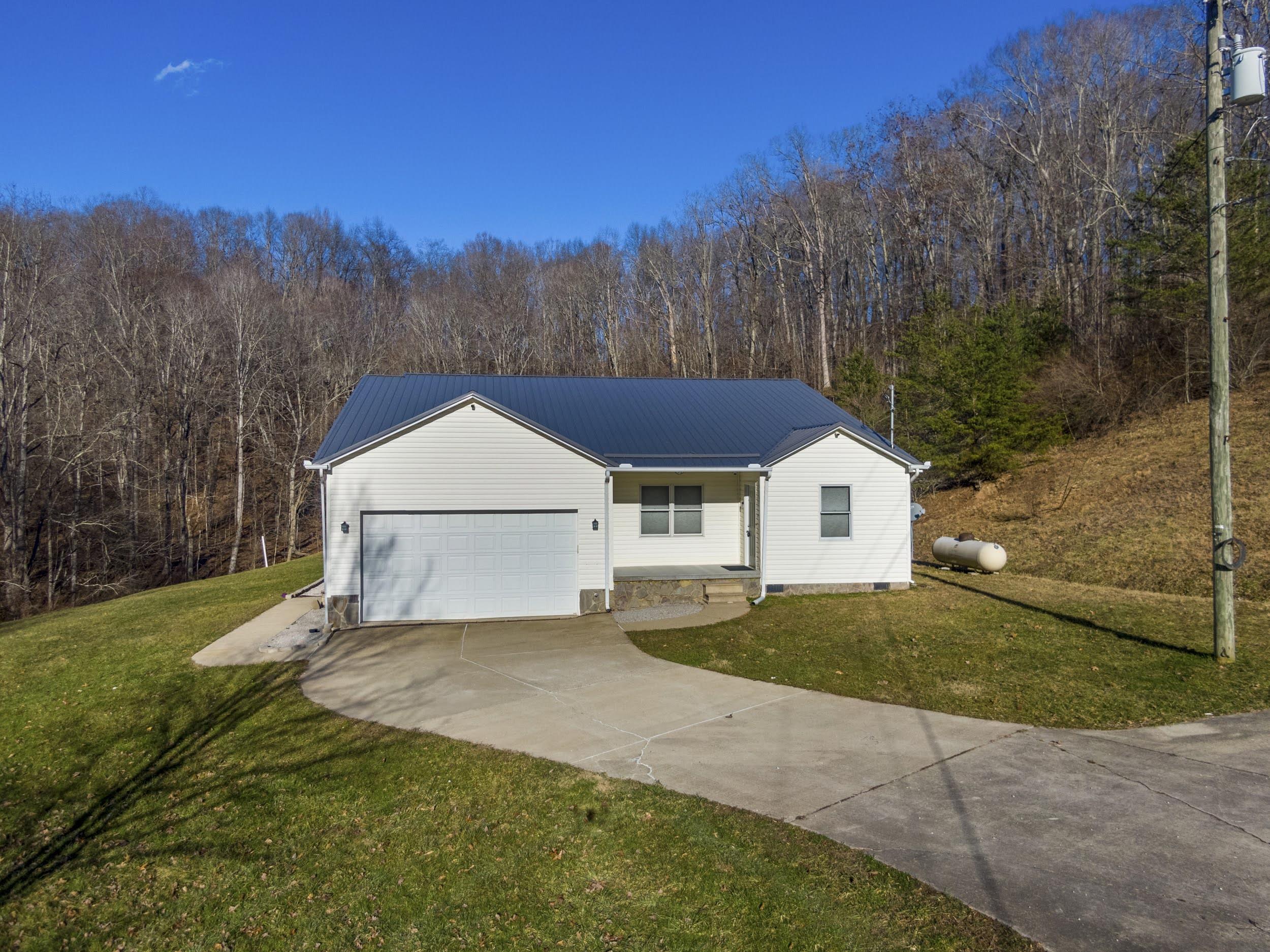 95 Pearl Road Alum Creek, WV 25003 - Photo 1 of 35