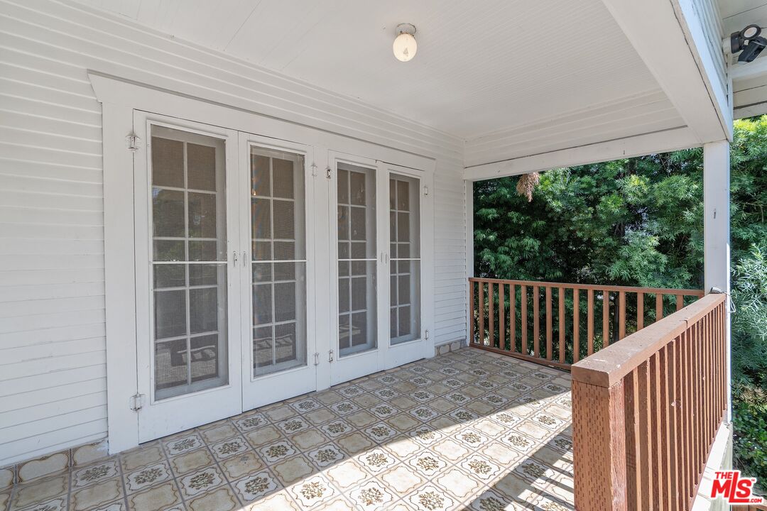 2117 Vestal Avenue Los Angeles, CA 90026 - Photo 4 of 26