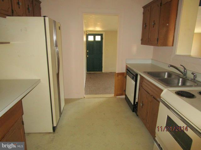 5228 Holter Road Jefferson, MD 21755 - Photo 12 of 27 Kitchen