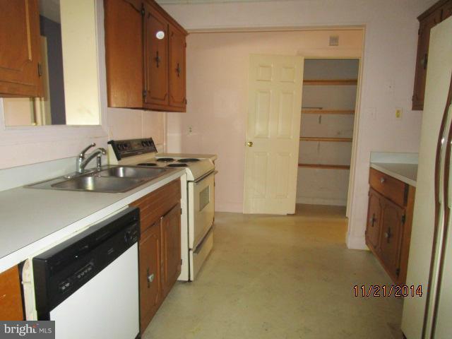 5228 Holter Road Jefferson, MD 21755 - Photo 13 of 27 Kitchen