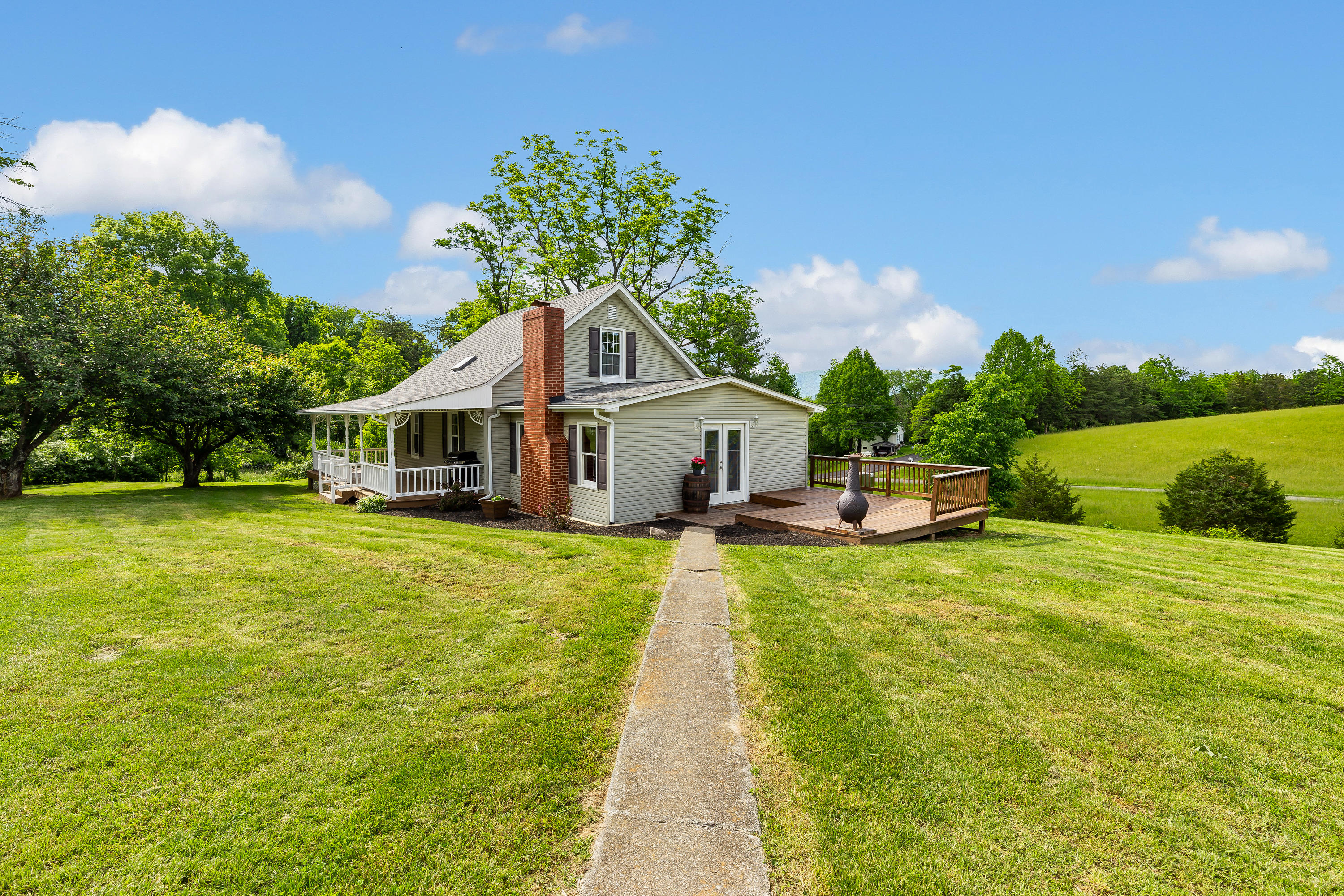 3501 Country Club Road Troutville, VA 24175 - Photo 6 of 25 Vinyl/Wood Construction