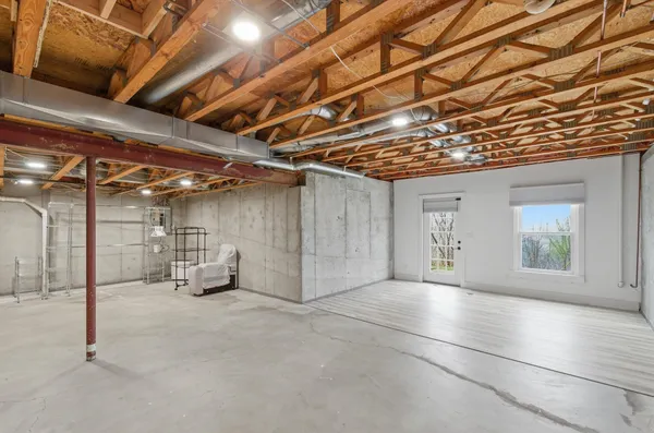 $299,900 | 7779 Newport Drive, Clarkston, MI 48348