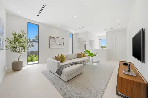 $3,875,000 | 1117 Southeast 9th Street, Fort Lauderdale, FL 33316