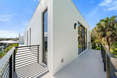 $3,875,000 | 1117 Southeast 9th Street, Fort Lauderdale, FL 33316
