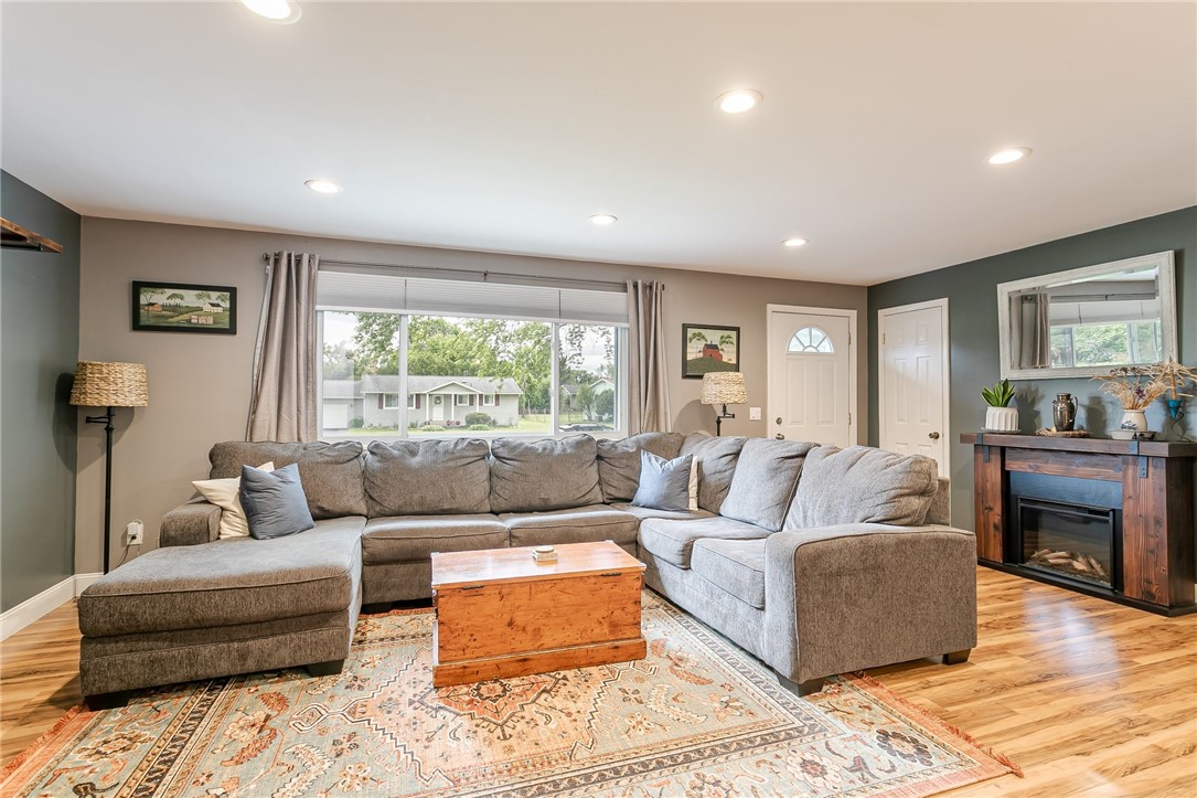 8 Friel Road Henrietta, NY 14623 - Photo 3 of 25