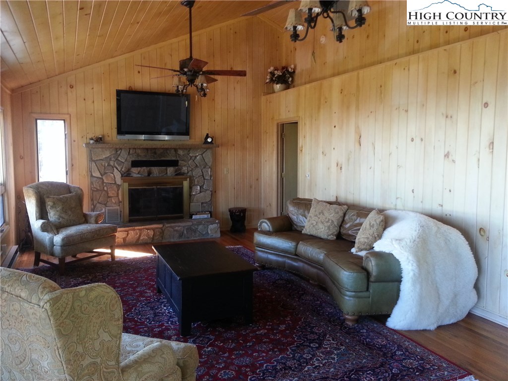 864 State View Road Boone, NC 28607 - Photo 9 of 25 Gallery Image 9